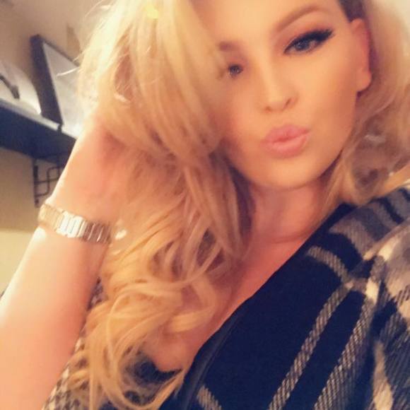 Meet your Posher, Alisha - Picture 1 of 1